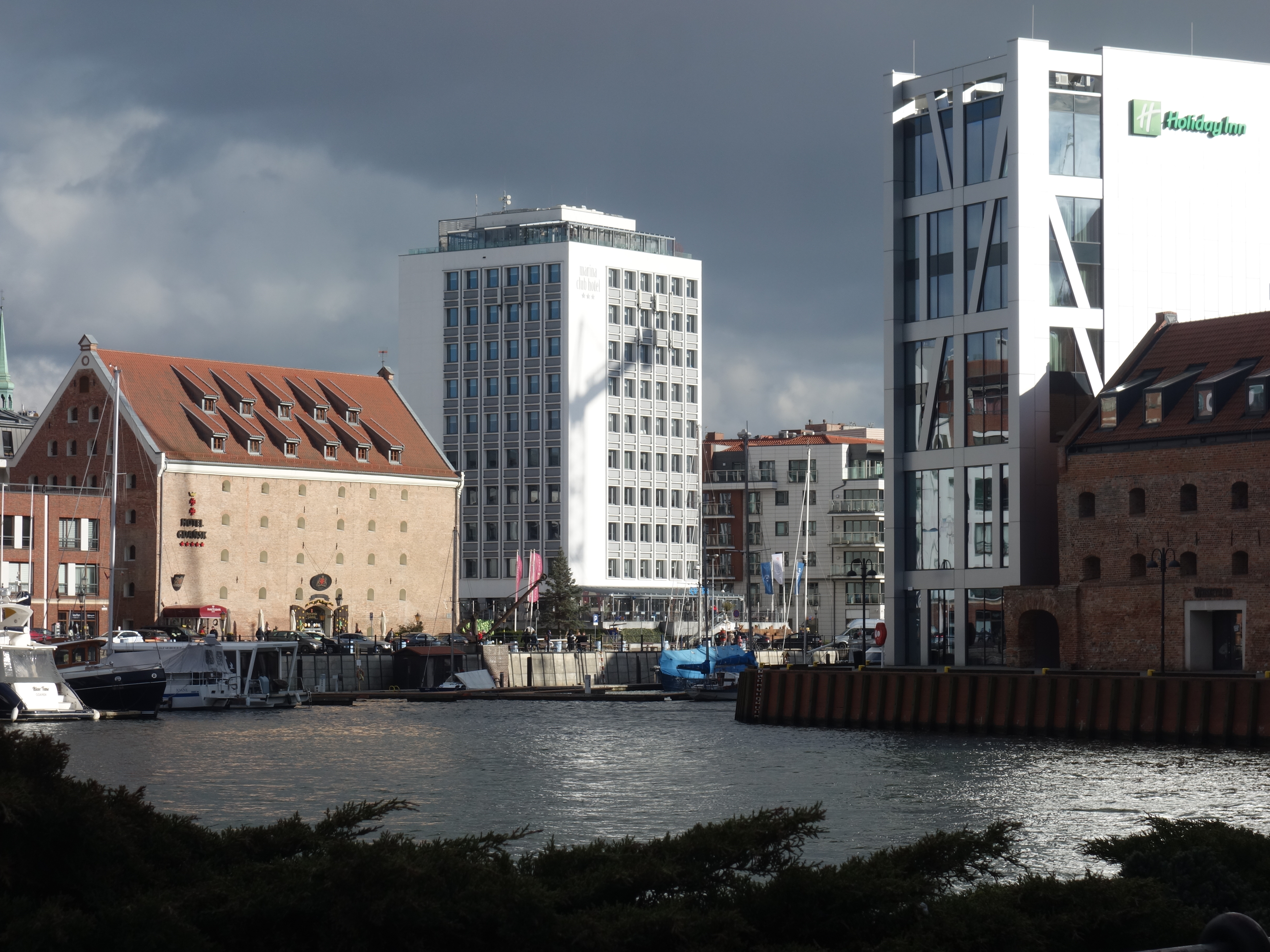 Miejsce, które przenosi w czasie, dzika natura i architektura – miejskie inspiracje #104
