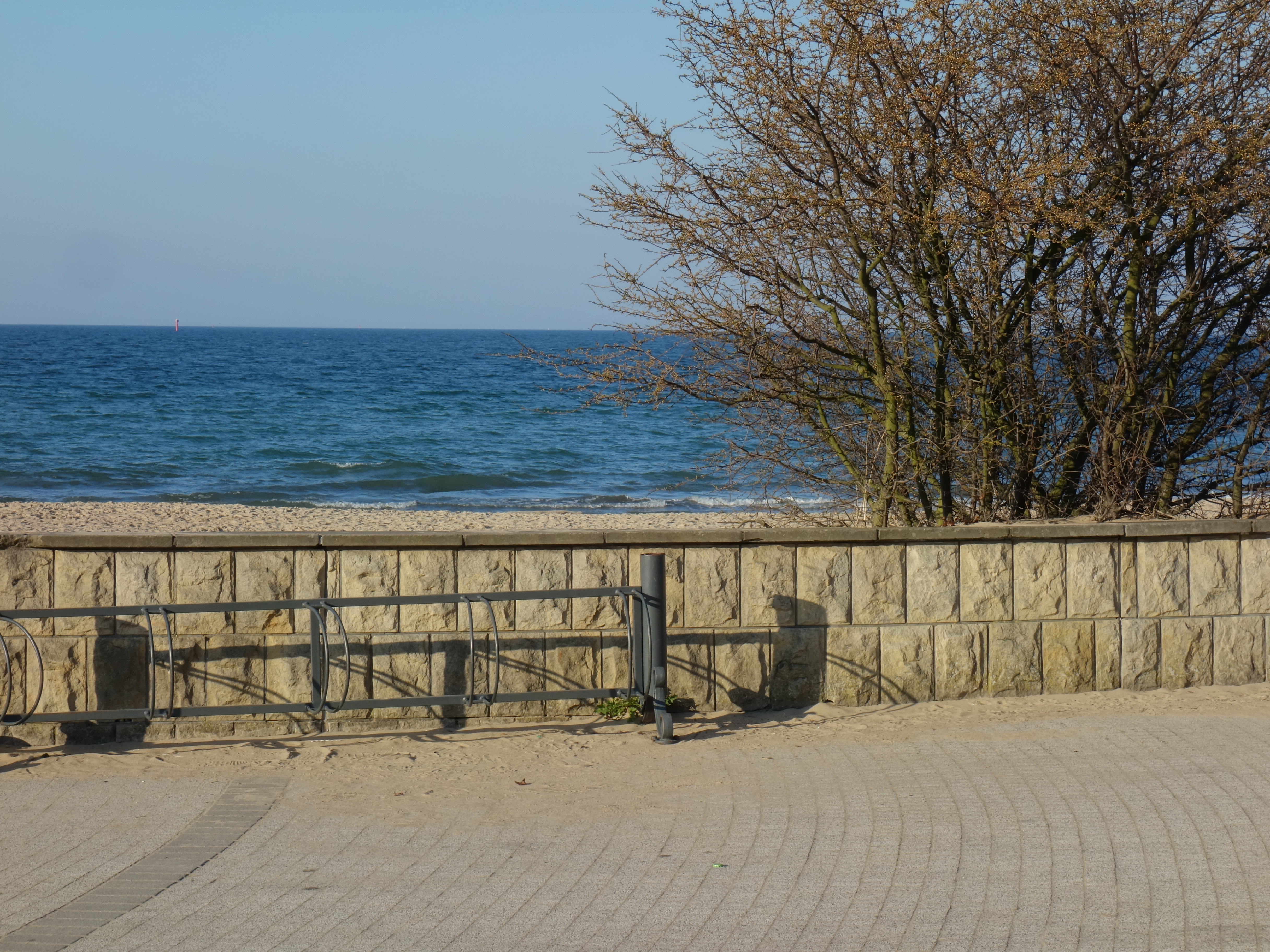 Ciekawostki gdańskich dzielnic – BRZEŹNO – przedwojenne molo, tramwaj z widokiem na plażę, fortyfikacje